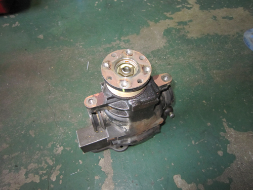 【BMW　E46 320】デフオイル漏れ　フロントオイルシール交換